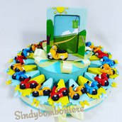 Torta bomboniera 20 vespette sprint magnete multicolor bomboniere eventi vari , compleanno, nascita, comunione.