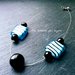 Collana/Collarino  con bottone vintage nero e perle di vetro