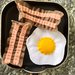uova al tegamino e bacon, gioco di feltro