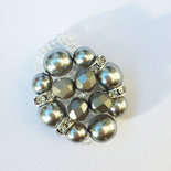 Anello con perle grigie e strass argento