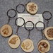 Portachiavi ZAMPA CANE LUPO inciso su legno d'olivo con anello e catenella PERSONALIZZABILE GADGET IDEA REGALO