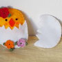 Decorazione di Pasqua.Bomboniera per bambini.Uovo in feltro con pulcino,fiori a crochet.Regalo di primavera