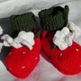 scarpine fragola in pura lana verde e rosse con fiorellini bianchi per neonato
