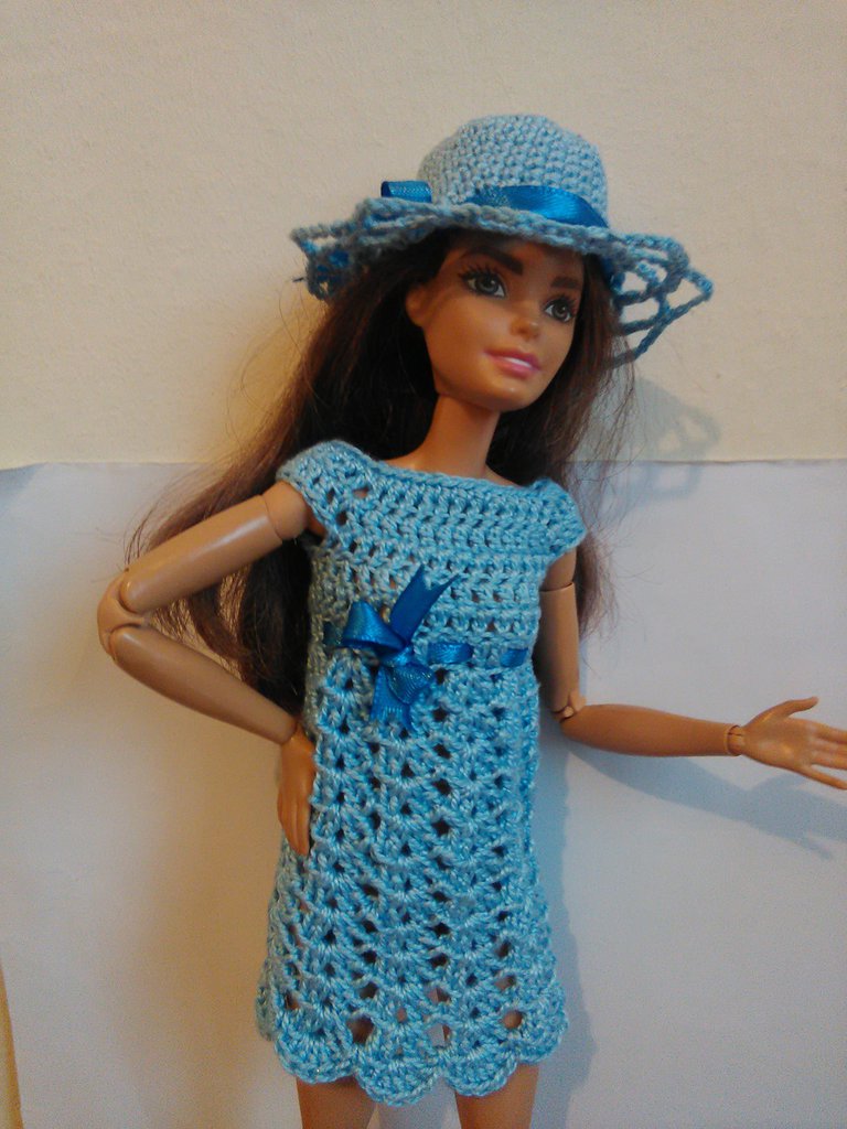Vestito e cappello da Barbie
