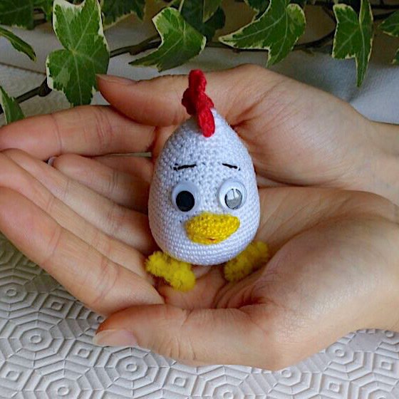 Galletto uovo amigurumi fatto a mano Per la casa e