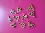 10 ciondoli a forma di triangolo doppio disegno