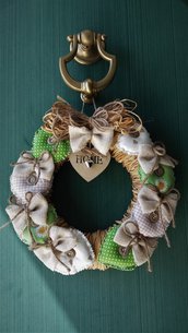 Ghirlanda con cuori verdi. Ghirlanda con cuori verdi.