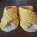Sandalini per bebè incrociati in cotone giallo bianco, idea regalo.