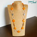 Collana lunga con pietre in resina color mandarino
