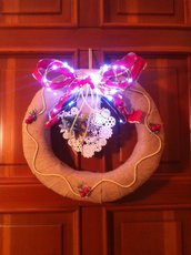 Ghirlanda lavorazione artigianale natalizia con luce a led bianco freddo art2579