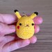 Pikachu amigurumi portachiavi, fatto a mano all'uncinetto