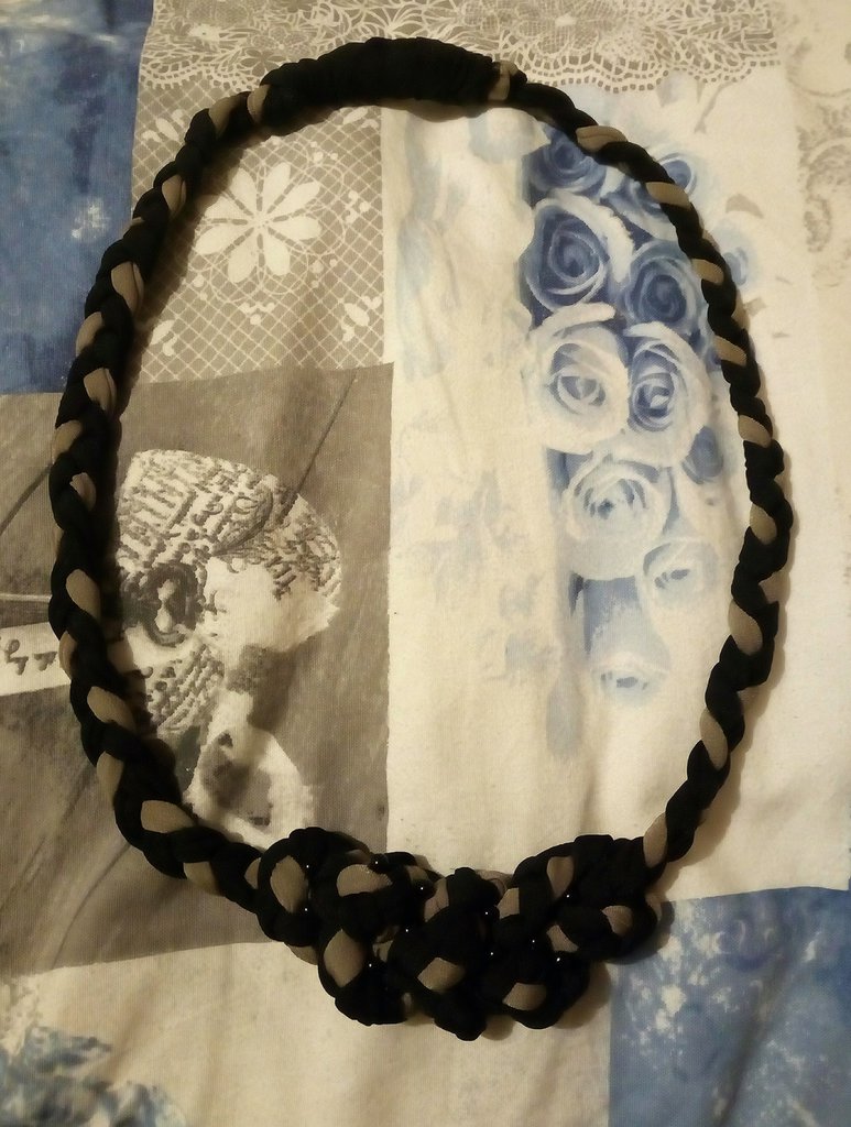 Avalaya Collana intrecciata multifilo in ceramica turchese e