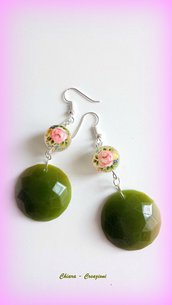 Orecchini in resina handmade con perlina in resina con rose verde greenery primavera idee regalo donna 