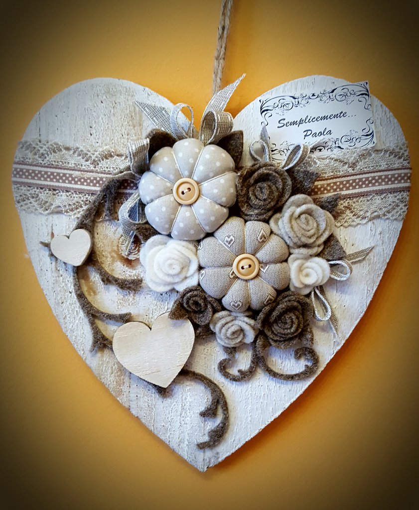cuore in legno decorato - Per la casa e per te - Decorare casa - di