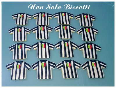 BISCOTTI DECORATI CALCIO BISCOTTI DECORATI CALCIO