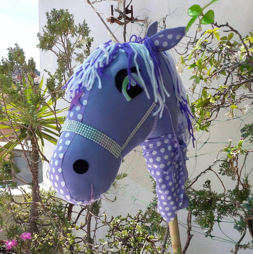Cheval à Bâton Lemieux – Modèle Dream – Tête En Peluche Et Bâton En Bois – Dès 3 Ans