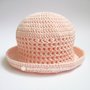 Cappellino/cappello neonata/bambina con trafori e tesa in cotone rosa pesca - uncinetto - Battesimo