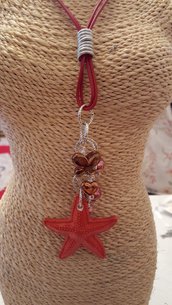 Collana lunga con cordino in cuoio, stella marina e perle in ceramica greca