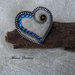 Spilla forma cuore realizzata a mano lana cardata e zip