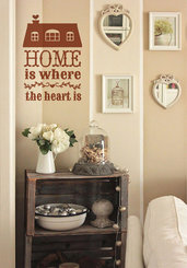 Adesivo decorativo modello "Home is"