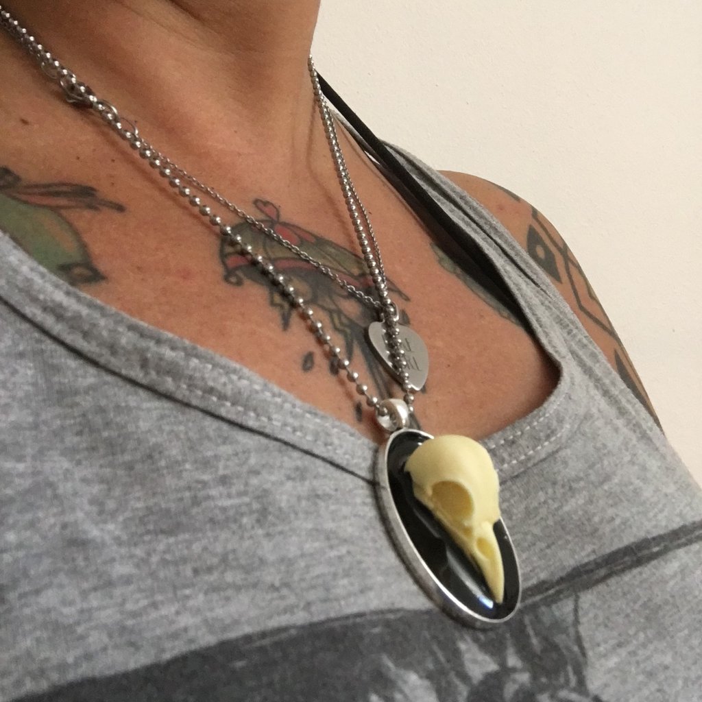 Allereya Vintage Raven Teschio Ciondolo Collana Cranio Corvo Collana Cranio Corvo Collana Nera Collana di Halloween Gioielli per Donne E Ragazze