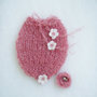 Bozzolo per neonata Taglia S Photo prop Sacco per neonata lavorato a mano Nido per neonata in lana mohair rosa con fiori bianchi a crochet