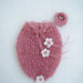 Bozzolo per neonata Taglia S Photo prop Sacco per neonata lavorato a mano Nido per neonata in lana mohair rosa con fiori bianchi a crochet