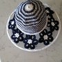 Cappello bimba in cotone con tesa a fiori