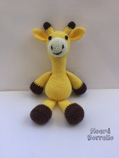 Giraffa amigurumi realizzata a mano