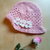 cappello in cotone all'uncinetto per bambina cloche con fiori e perline rosa