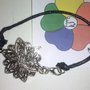 BRACCIALE IN CORDONCINO NERO CON *FIORE STILE VINTAGE* COLOR ARGENTO ANTICO