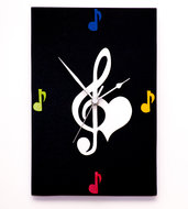 Orologio in legno da parete con note musicali fatto a mano, con sfondo nero e note colorate - Musica
