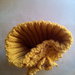 scaldacollo lana fatto a mano donna con grande fiore a rilievo colore giallo senape oro e bottone gioiello vintage - collo in lana elegante sciarpa ad anello