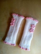 scaldamuscoli bambina fatti a mano in lana decorati con fiori e perline bianco e rosa calze femmina