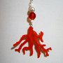 pendenti con ramo di corallo e perle bianche e rosse