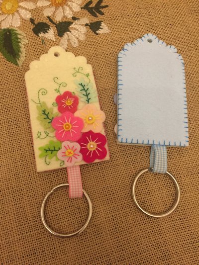 Portachiavi In Feltro Personalizzato Con Nome - Rosa - Regalo Unico Per Casa, Appartamento