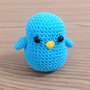 Uccellino azzurro amigurumi fatto a mano all'uncinetto