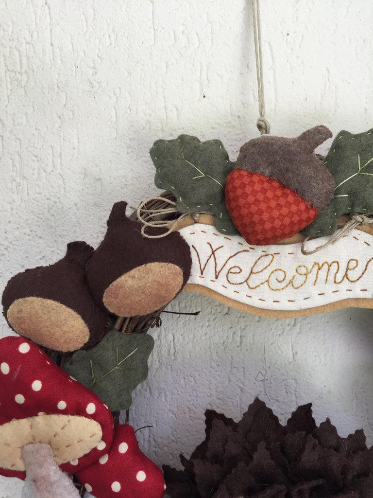 24 Funghi In Feltro Per Decorazioni Natalizie - Kit Fai Da Te Per Ghirlande E Artigianato