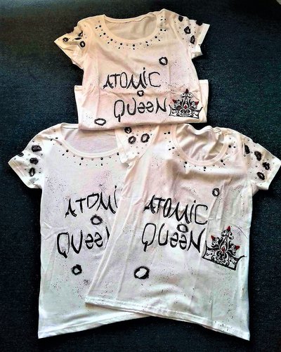 T-shirt " ATOMIC QUEEN" T-shirt " ATOMIC QUEEN"