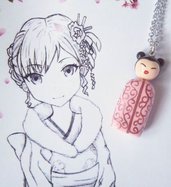 Collana con bambolina giapponese rosa