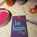 "Be happy" - Ghirlanda con perline da appendere, personalizzata con frase