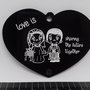 OUTLET - Ciondolo cuore LOVE IS in plexiglass nero