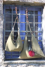 Borsa artigianale in lana bouclè   "Tamburino"