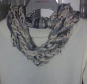 Collana handmade realizzata in misto lana
