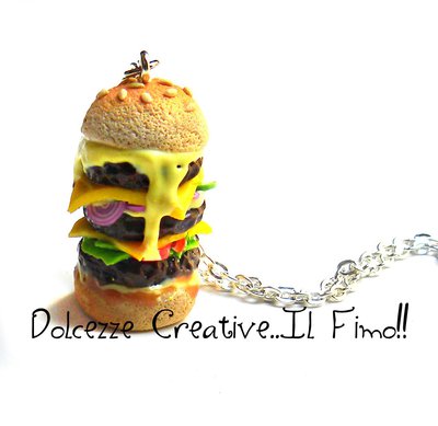 Collana Hamburger - panino con cipolle, formaggio, insalata, pomodoro, cetrioli ecc. miniature - idea regalo - handmade Collana Hamburger - panino con cipolle, formaggio, insalata, pomodoro, cetrioli ecc. miniature - idea regalo - handmade