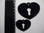 (078) - coppia ciondoli a cuore con lucchetto in plexiglass nero