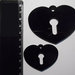 (078) - coppia ciondoli a cuore con lucchetto in plexiglass nero