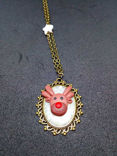 Collana con ciondolo RENNA in fimo Collana con ciondolo RENNA in fimo