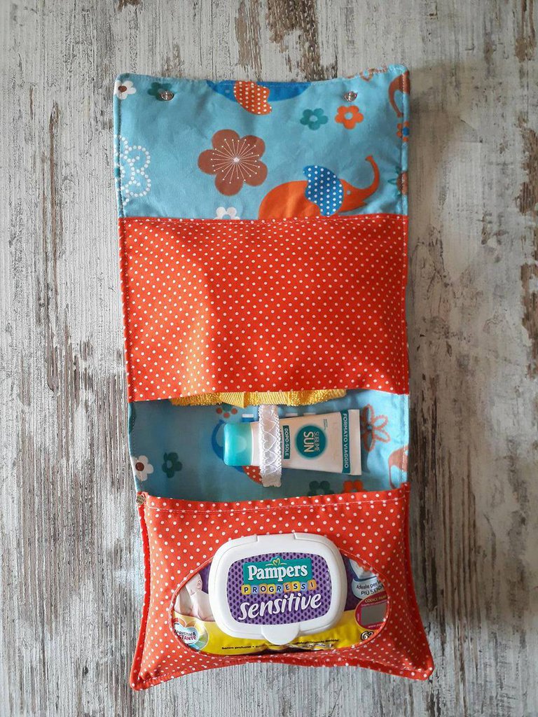 Fasciatoio Portatile Pieghevole HOTUT - Per Cambio Pannolini In Viaggio, Con Bavaglino, Taschene, Design Dinosauro - Foto 2