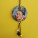 Collana lunga di carta Frida Kahlo con perle.